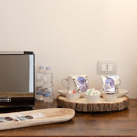 Aca Suite Luxury With Jacuzzi Adelfia 외부 사진