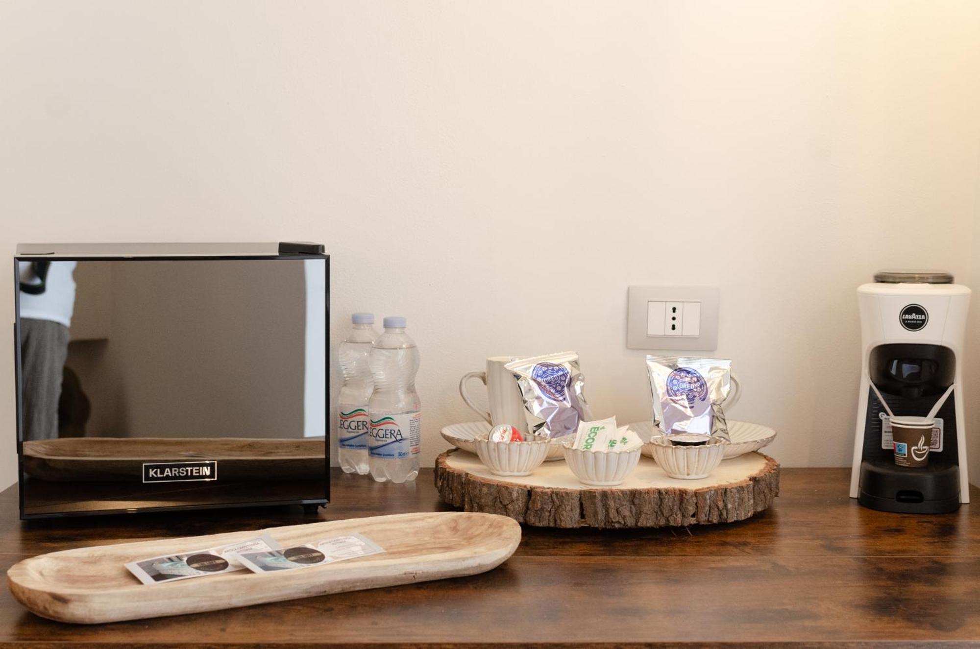 Aca Suite Luxury With Jacuzzi Adelfia 외부 사진