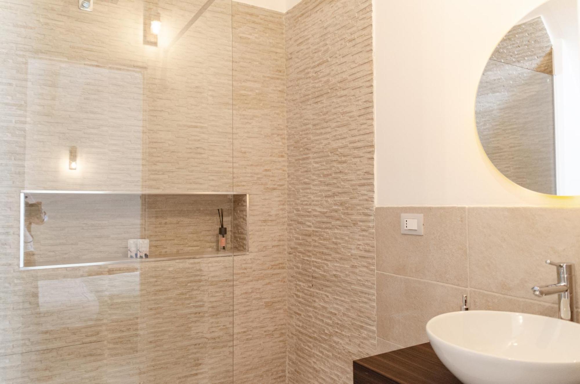Aca Suite Luxury With Jacuzzi Adelfia 외부 사진